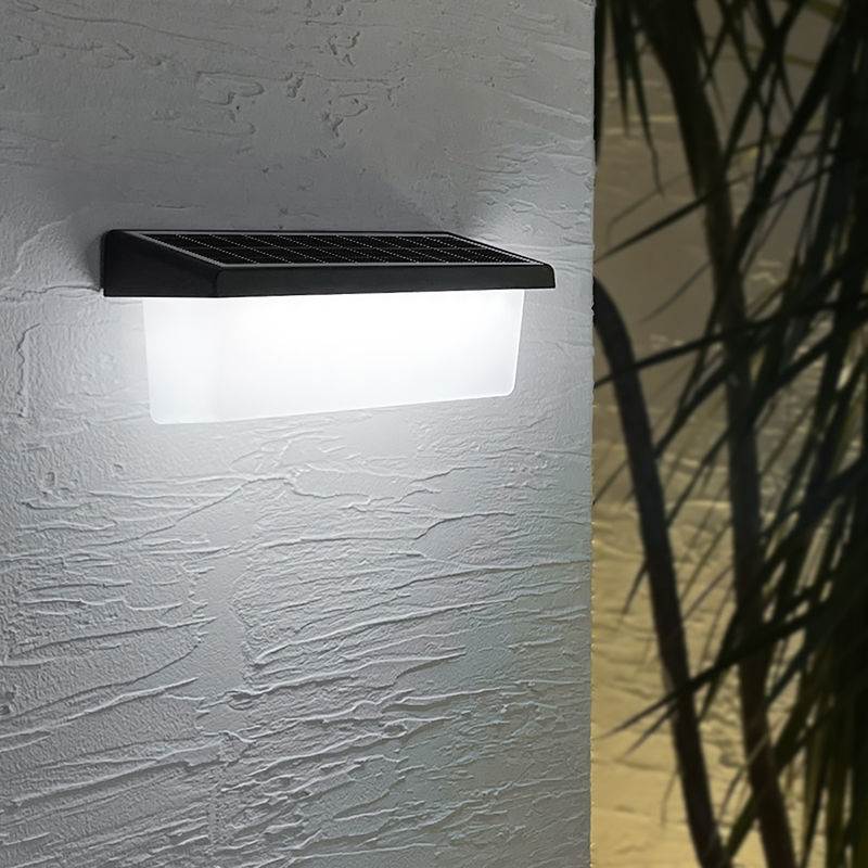 IP65 Waterdicht Zonnewandlicht met 80 CRI voor buitengebruik Muur hek Tuin Waterdicht Buiten LED