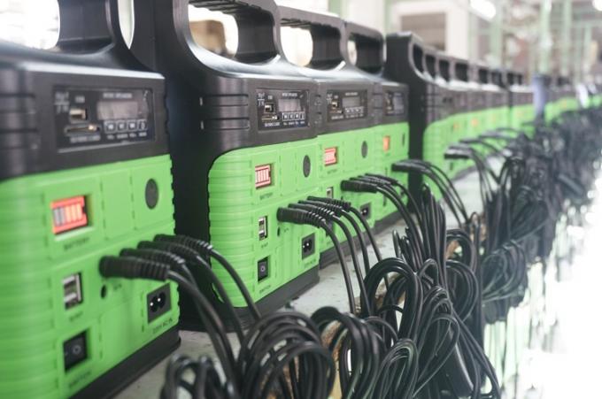ODM het Commerciële Lichte Systeem 8Hours van de 10 Watts Zonne-energie aan 30Hours 10